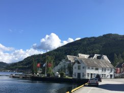 Bygninger og kai, Nordheimsund i Kvam kommune